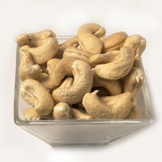 Natural cashews