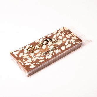 Turrón chocolate con leche y almendras